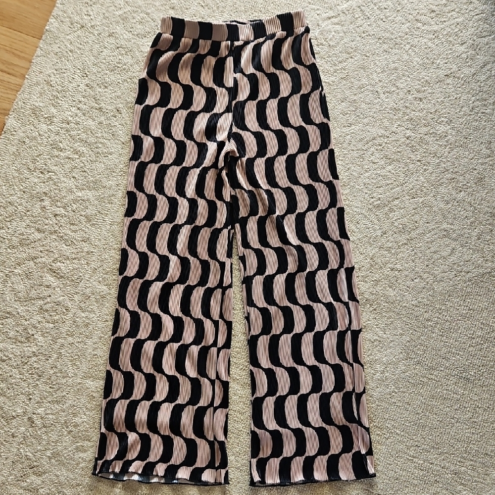 LE LIS Black and TAN Geometric Print Pants Size 0